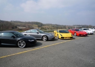  Conducción de coches 